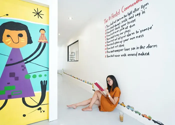 Murals And Cafe *