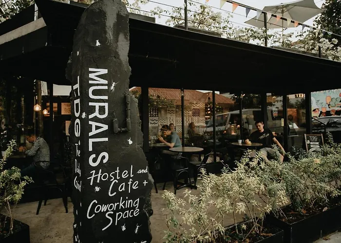 Murals And Cafe Hostel Cebu