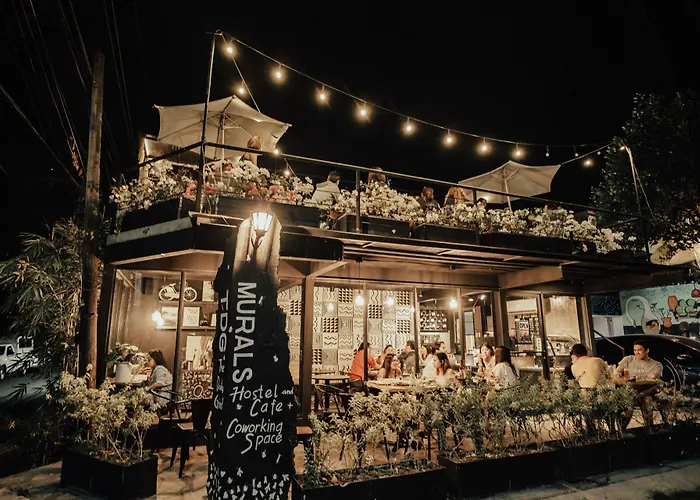 Murals And Cafe Hostel