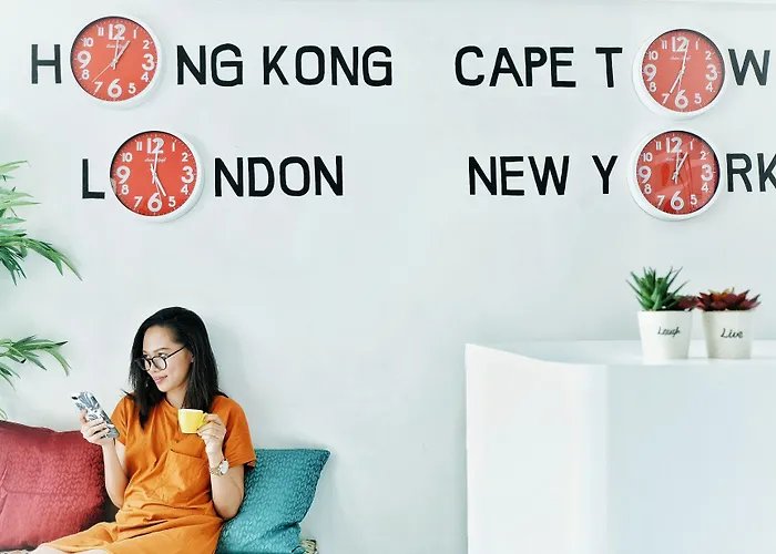 Murals And Cafe Hostel Cebu