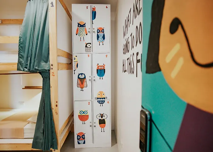 Murals And Cafe *