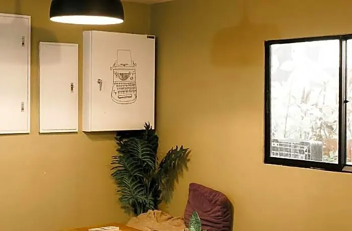 Murals And Cafe Hostel *