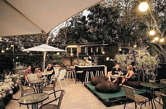 Hostel Murals And Cafe *