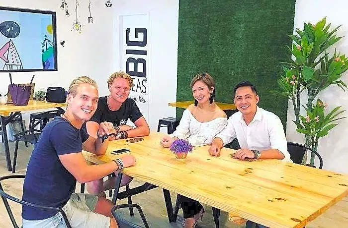 Hostel Murals And Cafe Cebu